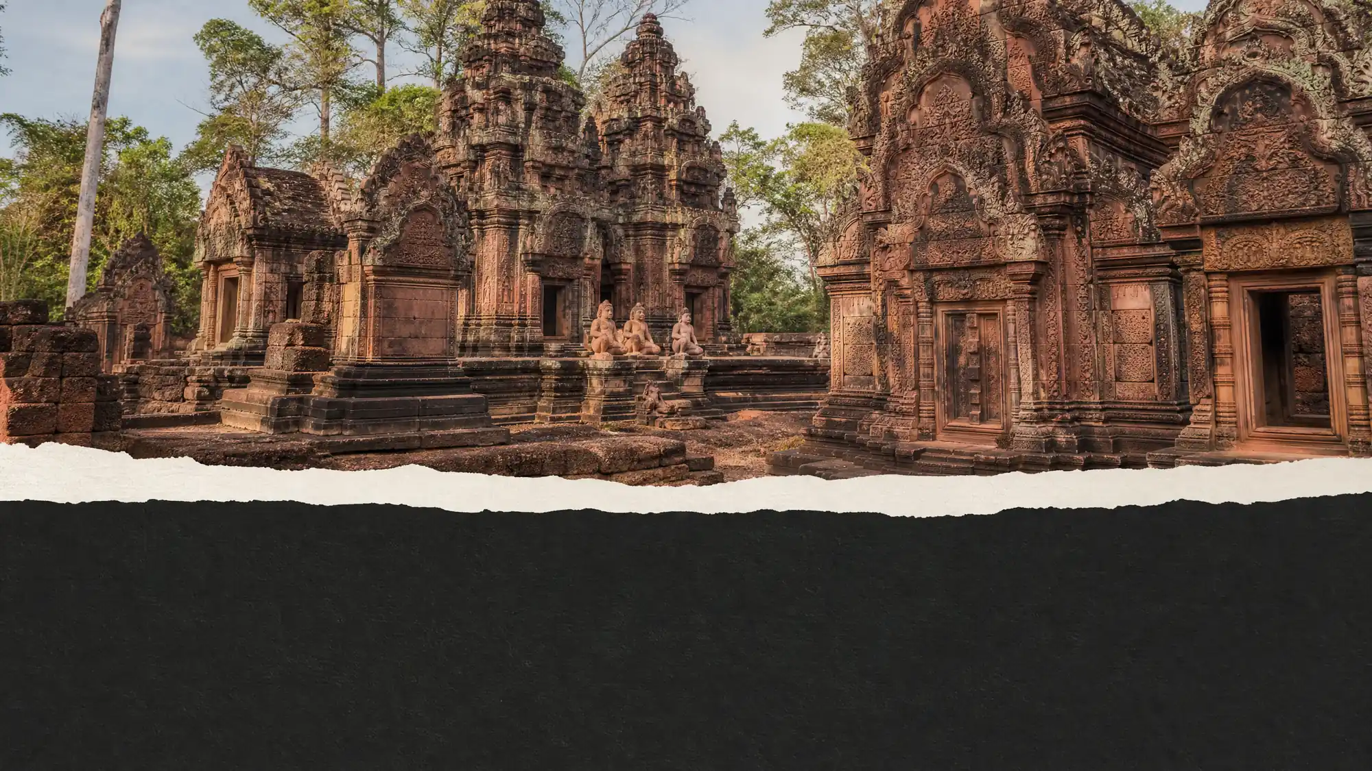 Esplora questo tempio indù del X secolo, noto per i dettagliati intagli in arenaria rosa. Trova il trasporto o il tour giusto per il tuo viaggio a Siem Reap.